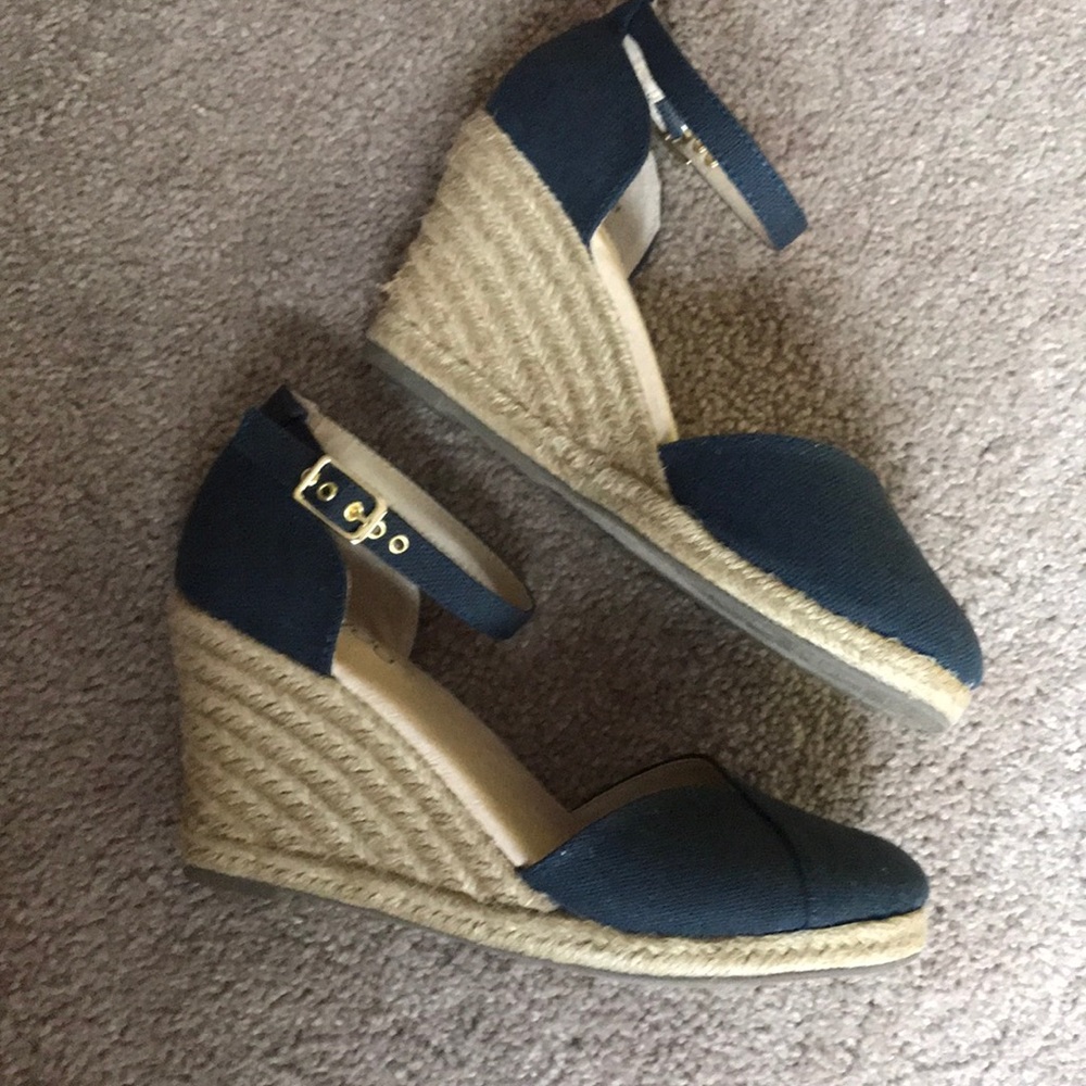 Me Too wedge heels